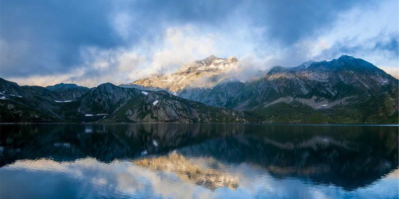 昌古鲁徒步旅行全攻略：雨季云雾仙境与旱季壮丽风光的极致对比体验