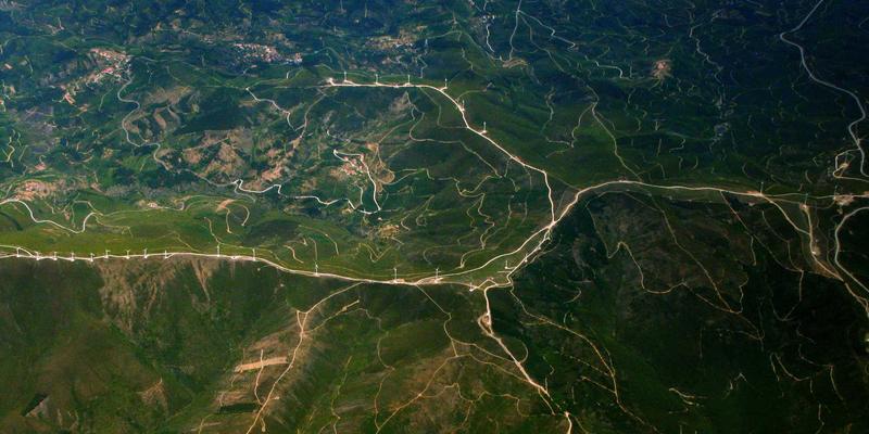 昌古鲁户外探险：在自然奇观中寻访濒临失传的珠饰编织与木雕技艺